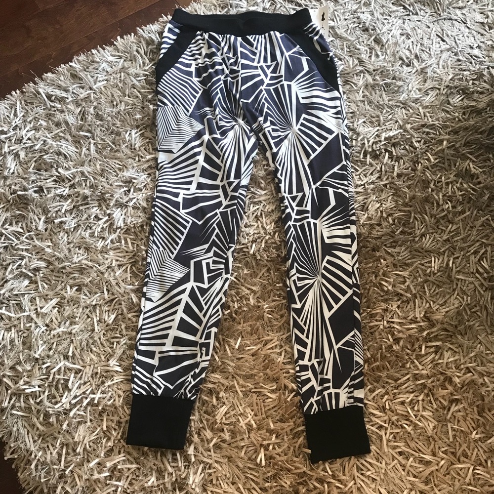 Cute jogger pants Sz M